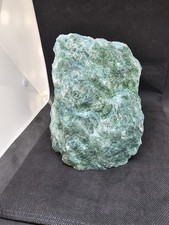 Fuchsit mit Standfläche aus Brasilien, 17x13x5cm 1620Gramm.