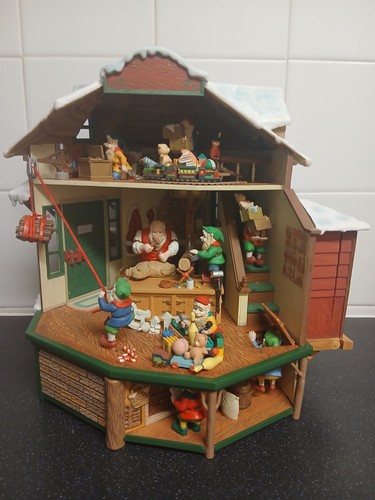 Enesco santa workshop deluxe - enesco,