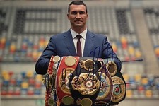 Wladimir Klitschko signiert