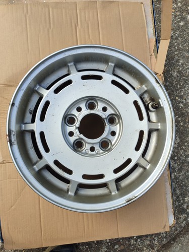 Eine original bmw alufelge - bmw,
