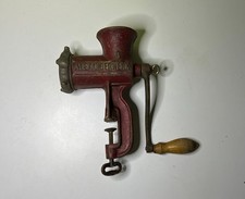 Alter roter Fleischwolf