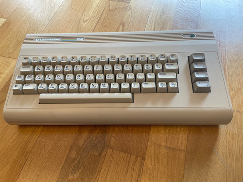 Attraktiver commodore c64 - c64, g