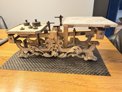Antike balkenwaage mit - balkenwaage,
