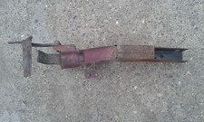 Jaguar Daimler XJ 6 12 III Haubenaufnahme Stoßstangenträger Scherniere VR