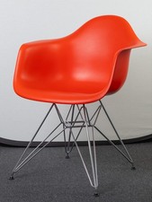 Vitra Eames Plastic Armchair