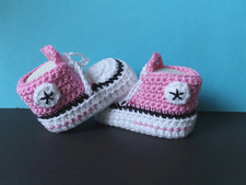Neu !! Babychucks, Babyschuhe Chucks Geschenk gehäkelt gestrickt Farbwahl