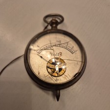 Voltmeter analog rund , gebraucht.