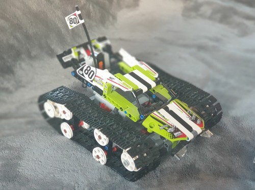 Lego technic track racer - track,