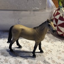 Schleich 13690 Achal Tekkiner Hengst (2010) - Farm World