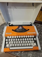 Reiseschreibmaschine OLYMPIA Traveller de Luxe - orange