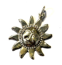 Sonne mit Strahlen Anhänger