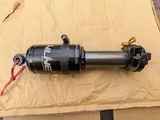 Cane Creek Inline Double Barrel Air Shock - Specialized Enduro Gabelkopf Typ 215mm