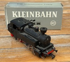 Kleinbahn Dampflok D120 in schwarz mit rotem Rahmen