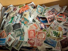 Schuhkarton voll mit BRD Sonderbriefmarken, schöne Fundgrube!!