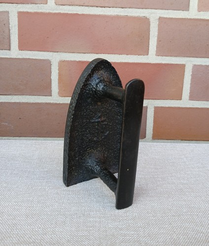 Antikes gusseisen bügeleisen - antikes,