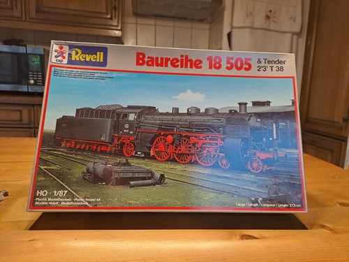 REVELL-PLASTIKBAUSATZH