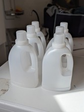 Leere Waschmittel Flaschen neu