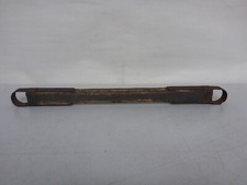 alte Strebe Holz Ersatzteil Teil von alter Handwagen Leiterwagen Bollerwagen