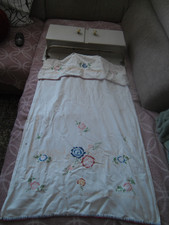 Altes Wandschränkchen