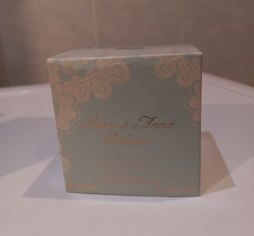 Letter anna delicate eau - à,