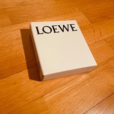 Original LOEWE Geschenkbox (ca 14 x 12,5 x 3,7  cm) & Schleife
