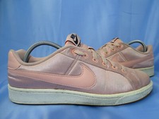 NIKE COURT ROYALE SE SNEAKER
