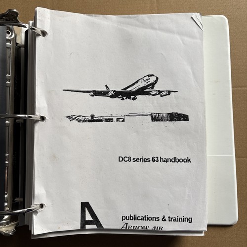 Arrow air cargo carrier - air,