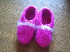 Filz Schuhe handgestrickt mit Filzwolle Größe 25 pink