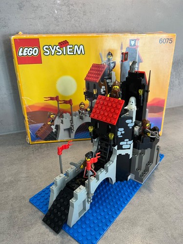 Lego 6075 wolfpack tower - lego,