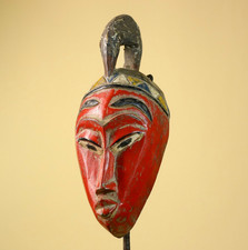 Rot bemalte afrikanische Baule