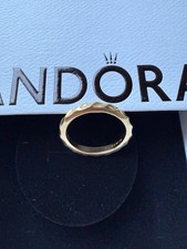 Pandora Gewellter Bandring Gr