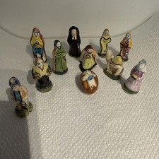 11 Figuren, Puppenhaus