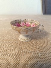 Vintage Porzellan Rosen Tasse auf Fuß Golddekor ca. 1950er im ES-Bridal-Rose Sti
