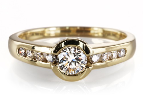 Ring brillant 0 33 - 9, ca.