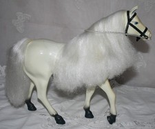 schweres weißes vermutl Petra