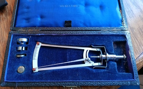 Antikes tonometer - antikes,