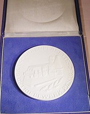 10 240 DDR Porzellan Medaille „Ehrenplakette VEB Getriebewerk Penig“