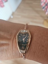 Elegante Rotgoldfarbene Damenuhr Mit Strasssteinen. Neu Ungetragen