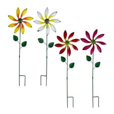 Eisenwind mit Pfahlskulptur