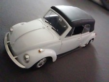 Revell 1:18 weiß Pkw