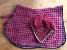 Eskadron Schabracke Sattelunterlage VS rot mit passenden Eskadron Fliegenhaube 