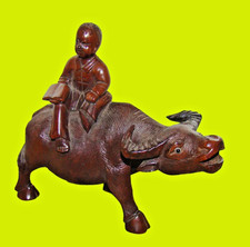 Asiatische Holzfigur Junge auf Wasserbüffel 1950er–1970er Jahre