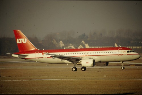 Dia ltu airbus a320 214 - oe-ltu,
