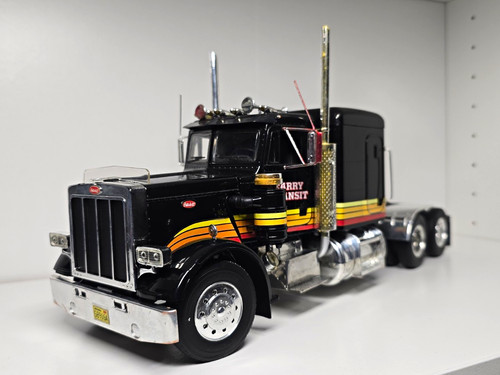 1 25 revell peterbilt - 1:25,