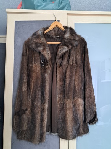 Eleganter brauner pelzmantel - eleganter,