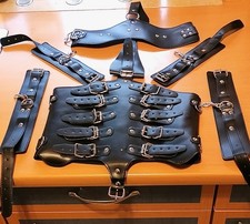 Harnisch für Ladys und Sissys