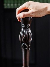 Handgeschnitzter Wanderstab