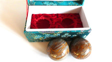 Massagekugeln  Hände "Shilou Stone" Healthy Balls China Naturprodukt Seidenbox