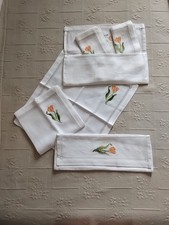 2 Paar bestickte Servietten