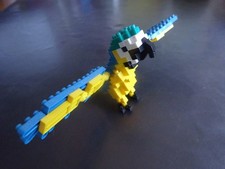 Klemmbausteine Steckbausatz von Kawada Blau Gelb Papagei ARA 140 Teile in OVP